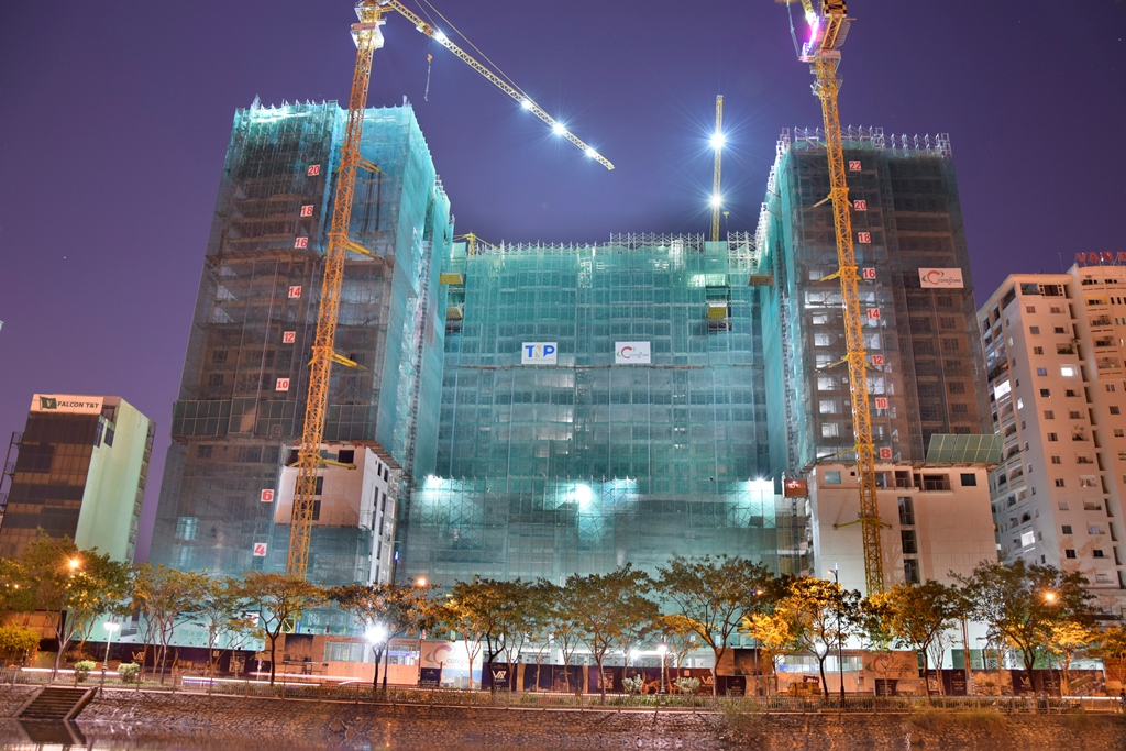 Hình thực tế tại công trường The GoldView giữa tháng 2.2017