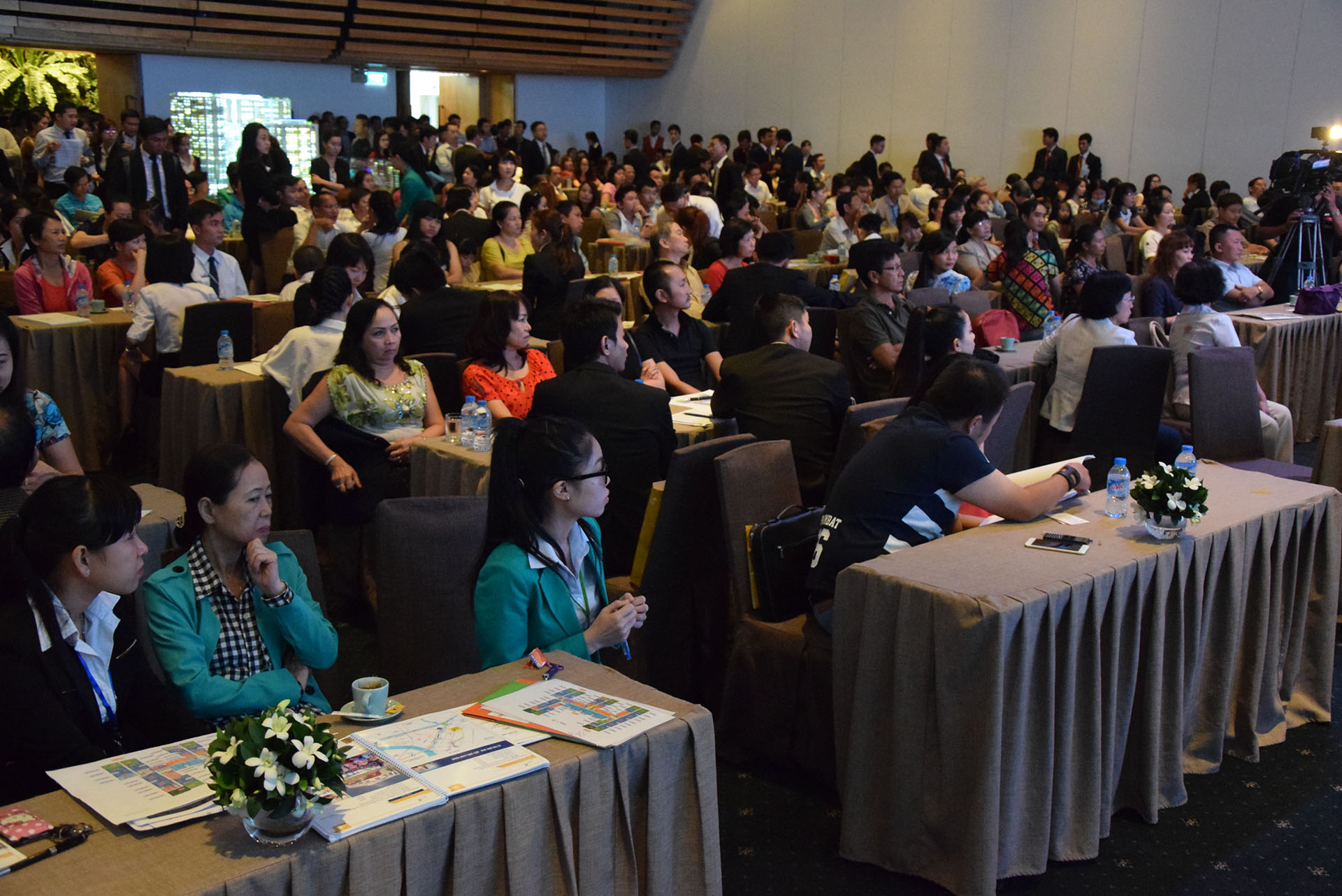 Tri ân khách hàng và ưu đãi 100 khách VIP The GoldView