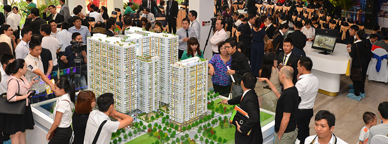 Đông đảo khách tới tham dự